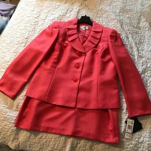 Coral Le Suit Set - NWT